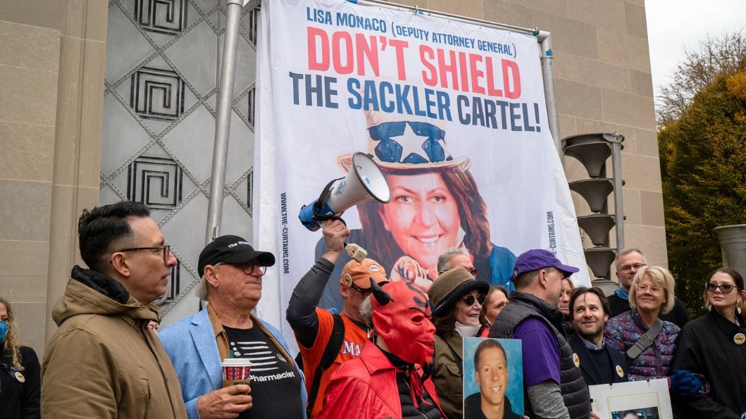 They have done so for more than 25 years with Oxycontin and back to the mid 1950’s with Librium, Valium, MS-Contin, Hyslinga ER and Butrans; all habit forming.

the-curtains.com/lisamonaco

#Sackler #family #Project #legal #curtains #American #Oxycontin