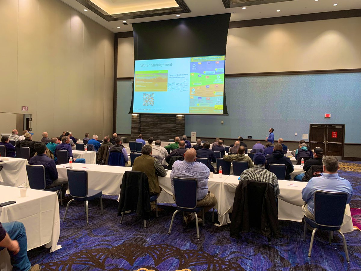 HVGCSA's tweet photo. Had a great turnout for our Winter Seminar! Big thanks to our Hudson Valley sponsors, @NYSTurfgrass and our line up of speakers. @kenbenoit1 @Carl_Schimenti @rjbuckwheat and James Gorman. https://t.co/n0WsbPX0ca