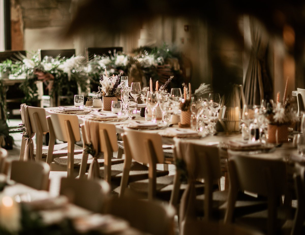 NewLifeContract's tweet photo. Our Hellen #chair at Runa Farm, a charming #hotel, country pub and wedding venue, in the #CountyDurham countryside.
Fun and luxurious, #RunaFarm offers a unique style and #Hellen chairs underline its character.

photo 📸: Sean Elliott #photography
with Andy Thornton Ltd https://t.co/KgT9DB4Mc7