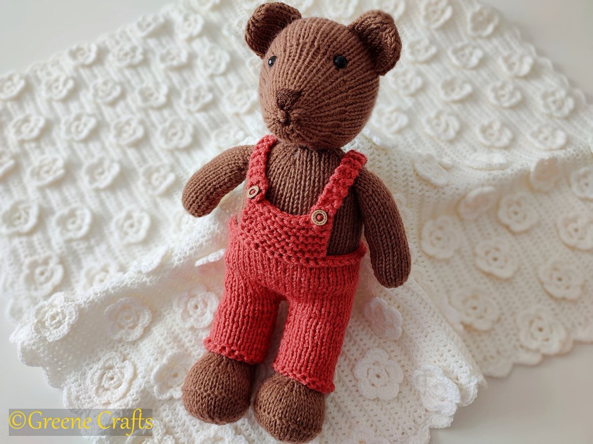 Zsuzsa36087412's tweet photo. This cute knit bear toy would like to be your child's cuddly friend!
Who wouldn't love an adorable Teddy Bear? Adults and children will both be delighted with Chubby.
https://t.co/gEjvUe54CB
#knitting #bearclothespattern #handknitbear #patternteddybear #bearpatternpdf https://t.co/oYi83cBCNm