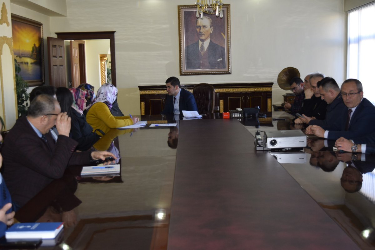 ‘’Ocak Ayı Halk Günü Toplantısı Yapıldı’’
Kaymakamlık toplantı salonunda Kaymakamımız Ahmet KARATEPE  başkanlığında Halk Günü Toplantısı gerçekleştirildi. Toplantıya  ilgili daire amirleri ve vatandaşlarımız katıldı.