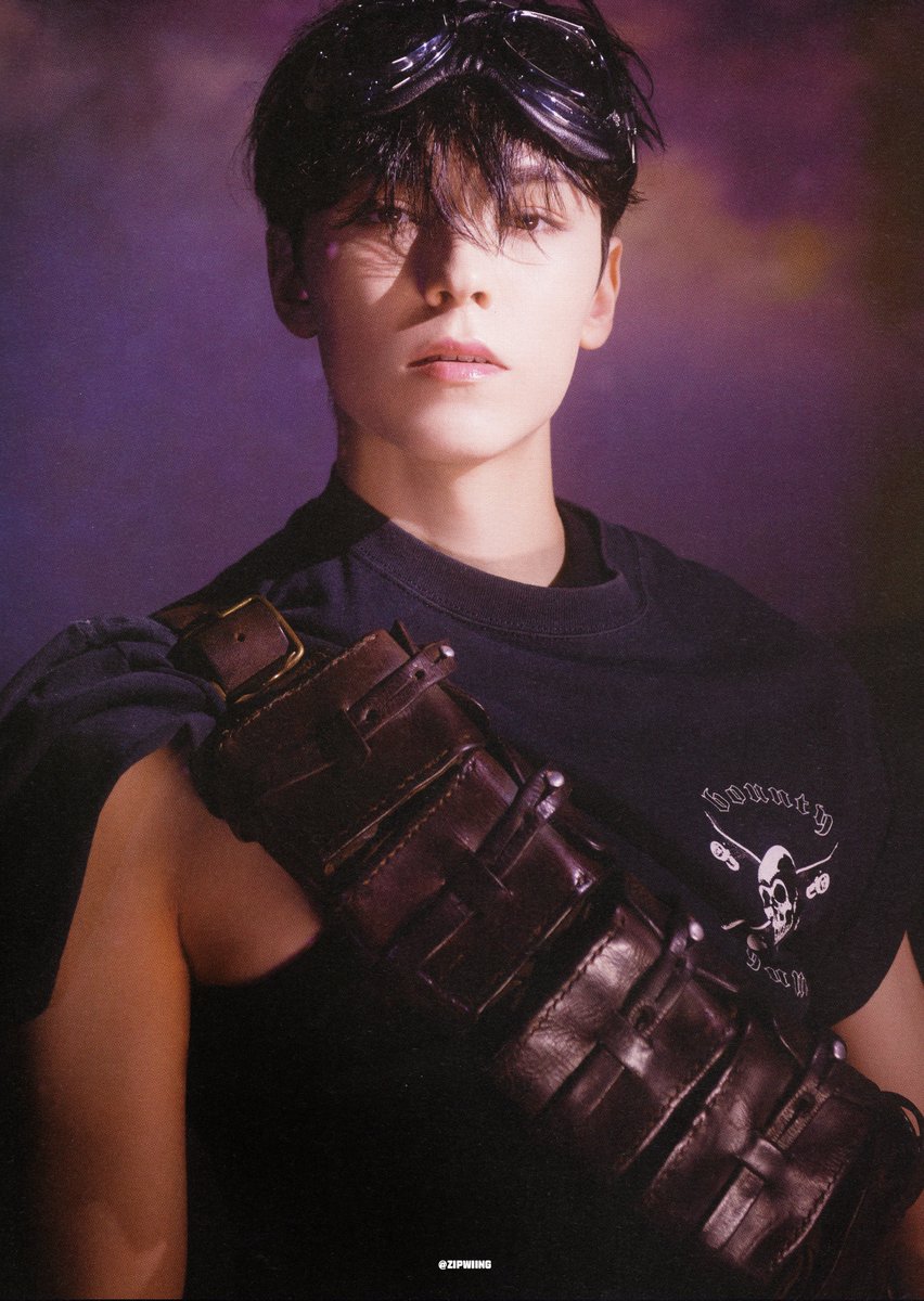 zipwiing's tweet photo. SCAN

세븐틴 , The Thirteen Tapes (TTT) photobook vol. 3/13 #VERNON
TTT 포토북 #버논 https://t.co/4jsemdItO5