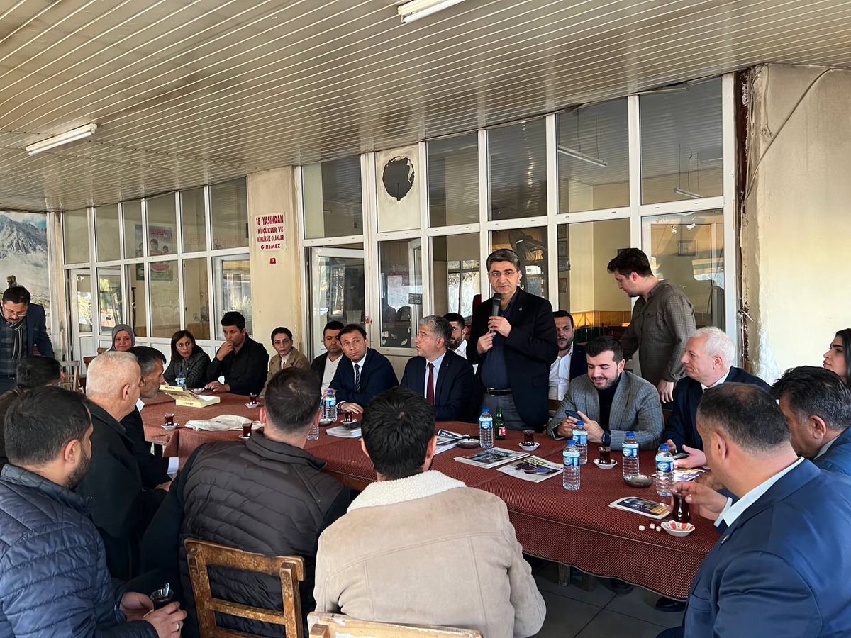 Genel Başkan Yardımcımız <a href="/emin_ekmen/">Mehmet Emin Ekmen</a>, Kurucu Üyemiz <a href="/avtunahanelmas/">Tunahan Elmas</a>, İl Başkanımız <a href="/sadullahkisacik/">Sadullah Kısacık</a>, Ceyhan İlçe Başkanımız @mehmetcakirdeva ve teşkilatımızla birlikte Ceyhan Orhan Kemal Bulvarı'nda vatandaşlarımız ve esnafımızla buluştuk.

#OylarDevaOlsun