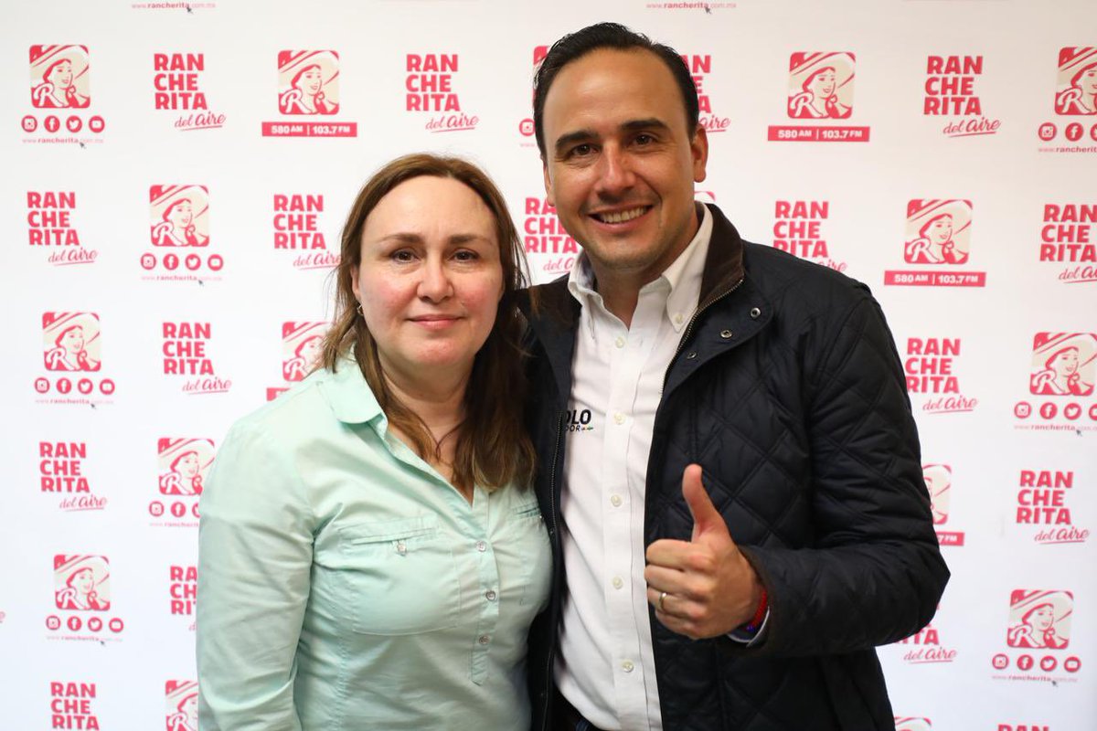 Continuamos nuestra gira por #PiedrasNegras. Estuve en entrevista con mis amigos Edmundo Garza y Bertha Reyes de los programas Red 12 y <a href="/rancheritaxemu/">Rancherita del Aire</a>, con quienes platicamos de cómo está creciendo nuestro proyecto para hacer el gobierno más ciudadano que haya tenido #Coahuila.