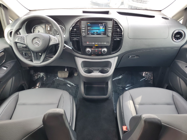 MercedesBenz_SO's tweet photo. This Pre-Owned 2021 Mercedes-Benz #Metris Base Minivan/Van offers a third row of seating so you'll have plenty of space for all your passengers!

Exterior: Black | Odometer: 170 miles | Rear air conditioning

Learn more: https://t.co/n6UGCBw62d

#MercedesBenzMetris #MercedesBenz https://t.co/EeCFvUo1rN