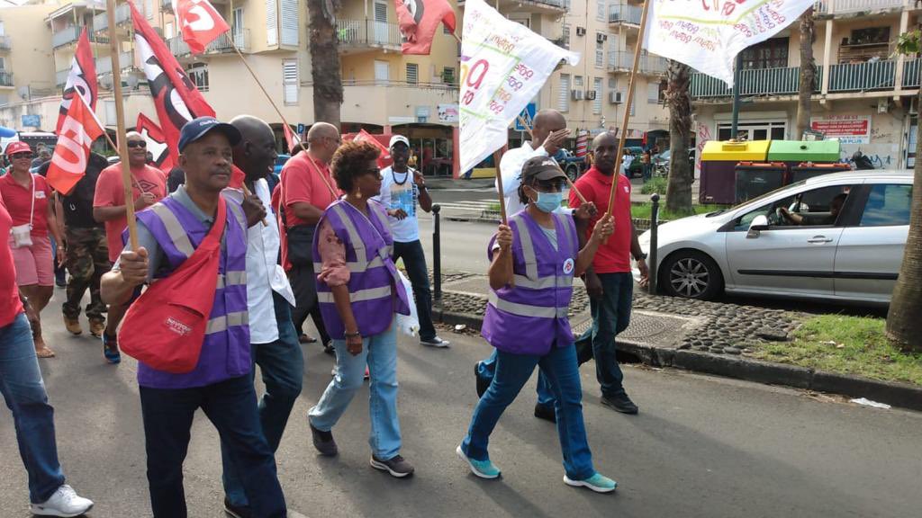 SnetaaFO's tweet photo. Le SNETAA Guadeloupe mobilisé #RéformeDesRetraites #FO #19janvier2023 #Guadeloupe https://t.co/Xt77zJWueh