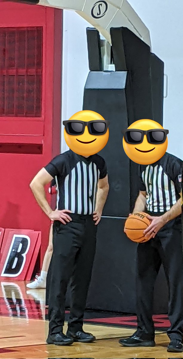 The ref unis at the <a href="/OhioWesleyan/">Ohio Wesleyan University</a> <a href="/DePauwAthletics/">DePauw Tigers</a> MBB game last night looked like they were referee costumes from Party City.