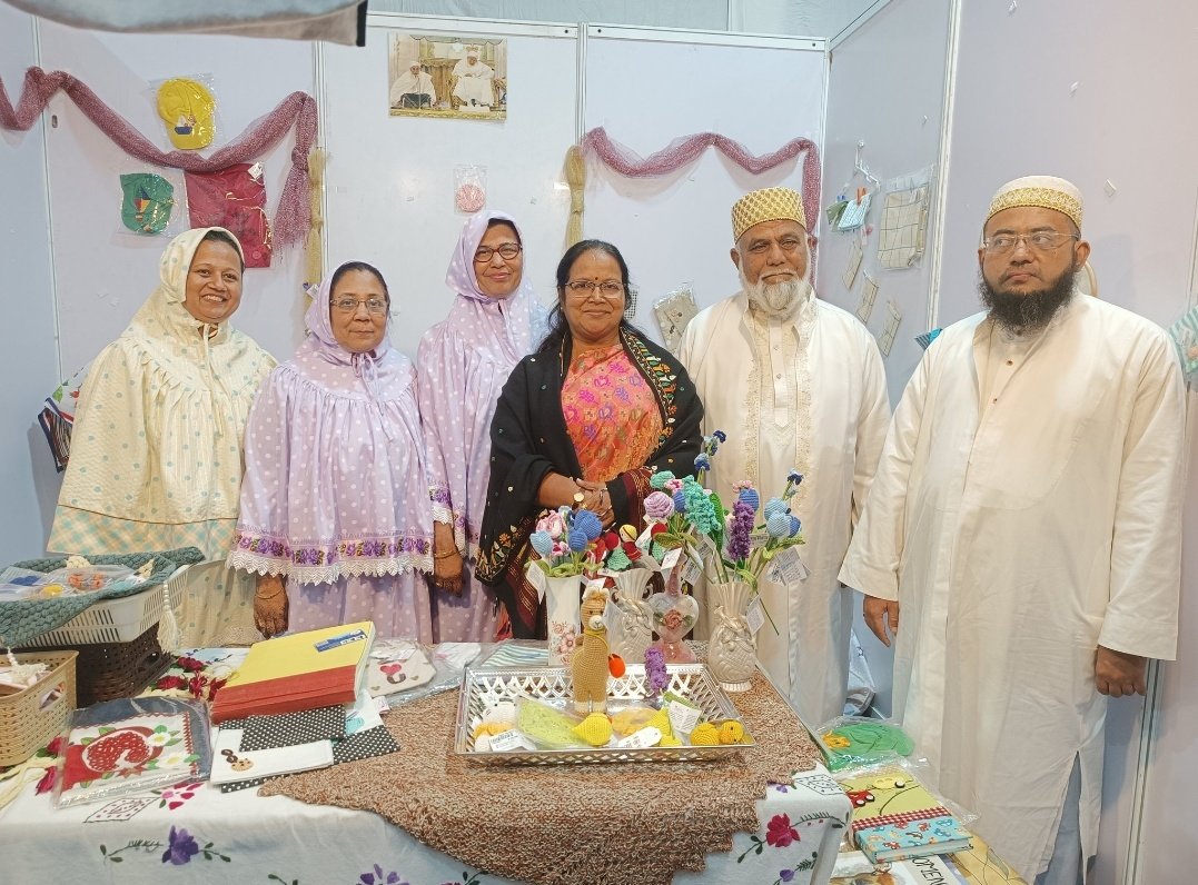 Bohras_India's tweet photo. It was an honour to have MLA @RivabaJadeja, Hon Min. @RaghavjiPatel, Mayor @BinaBjp among other guests and dignitaries at the @Dawoodi_Bohras' Saifee Burhani Business Expo in Jamnagar. 
We thank you for your support and words of encouragement for our entrepreneurs and exhibitors. https://t.co/yDXnyPgUqm
