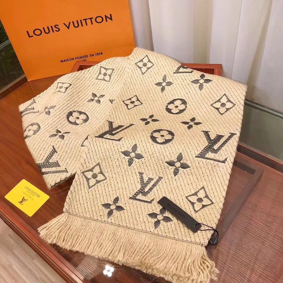 larien4's tweet photo. شال لويس كواليتي 
السعر ١٢٠ريال https://t.co/X9trlE3x6A