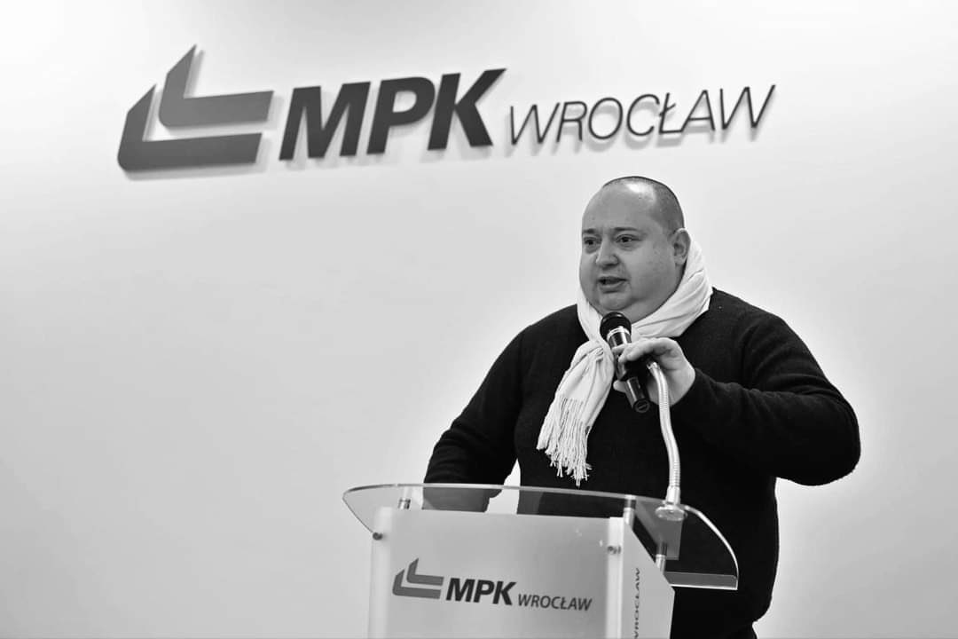 Był niezwykłym Człowiekiem. Nietuzinkowym. Kochał Wrocław, kochał Dolny Śląsk, kochał Ludzi. Bardzo żal. RIP