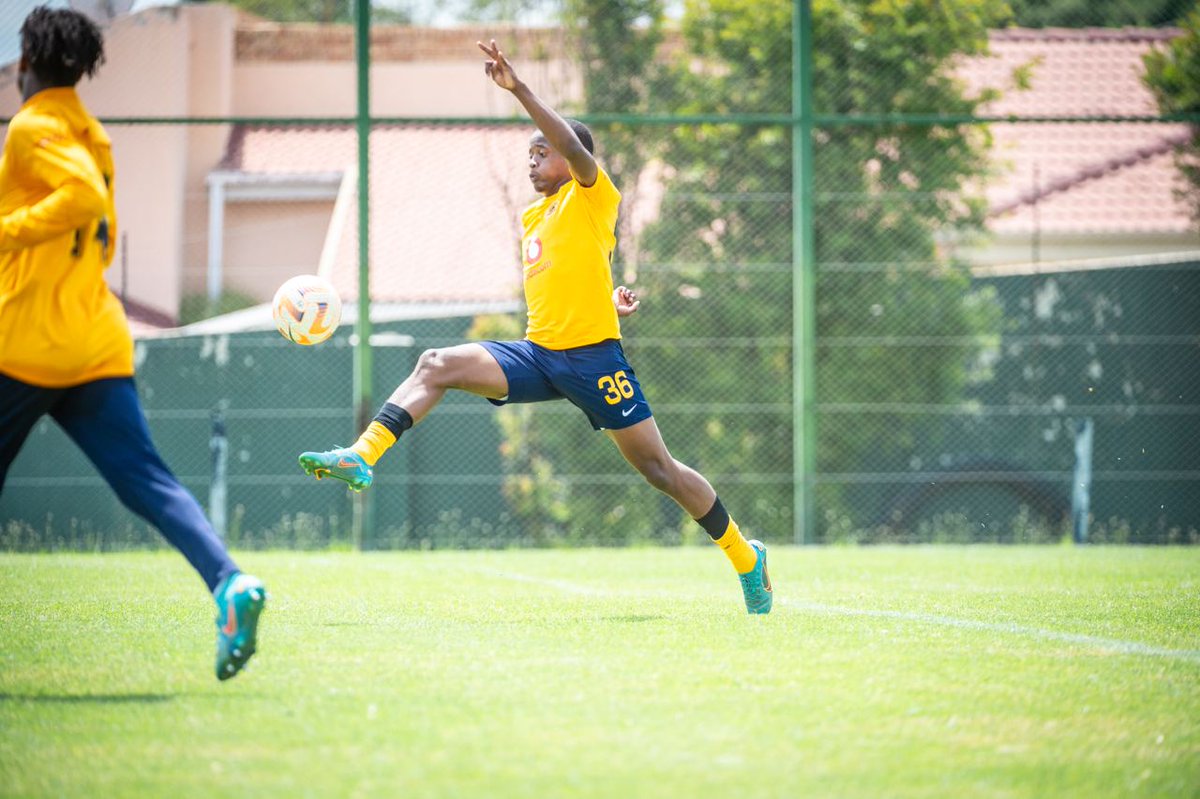 KaizerChiefs's tweet photo. Thursday morning's training session #Amakhosi4Life #KCFreshRevival #UnitedInAction #KCUnityInAction https://t.co/9o1ftQSkci