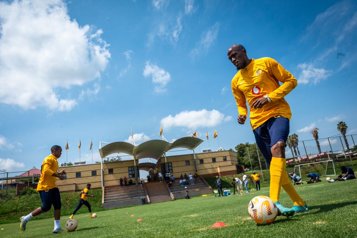 KaizerChiefs's tweet photo. Thursday morning's training session #Amakhosi4Life #KCFreshRevival #UnitedInAction #KCUnityInAction https://t.co/3Ki7Z1xdXj