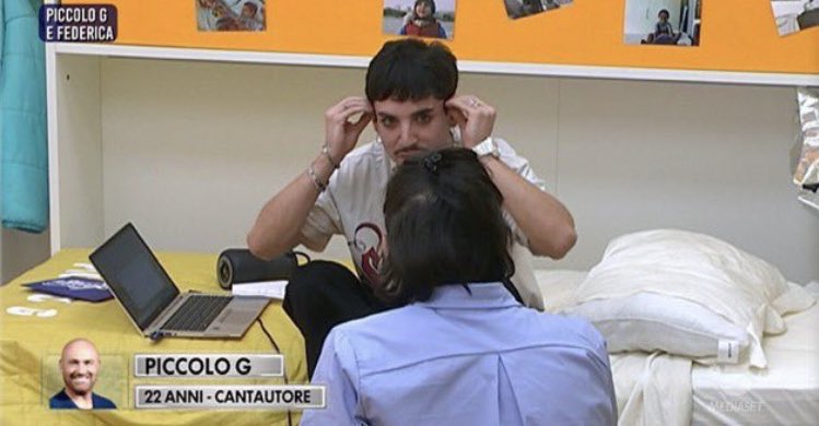 giuliaperlman's tweet photo. UN PROFESSORE CHE SI LAMENTA SE UN SUO ALLIEVO VUOLE MIGLIORARE COSA STIAMO GUARDANDO 
#amici22 https://t.co/0Ts3KGHRcb