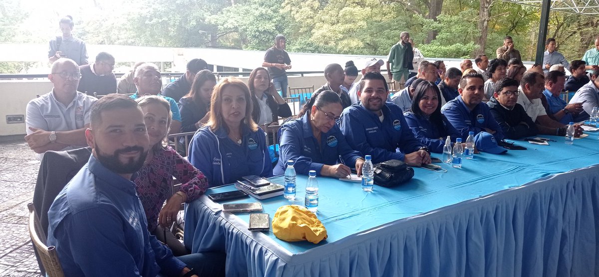 lafuerzavecinal's tweet photo. En Fuerza Vecinal apoyamos a los verdaderos liderazgos.  Juntos vamos a lograr ese cambio que exige Venezuela.
 
#VenezuelaEsFuerzaVecinal https://t.co/L195J6TRHn