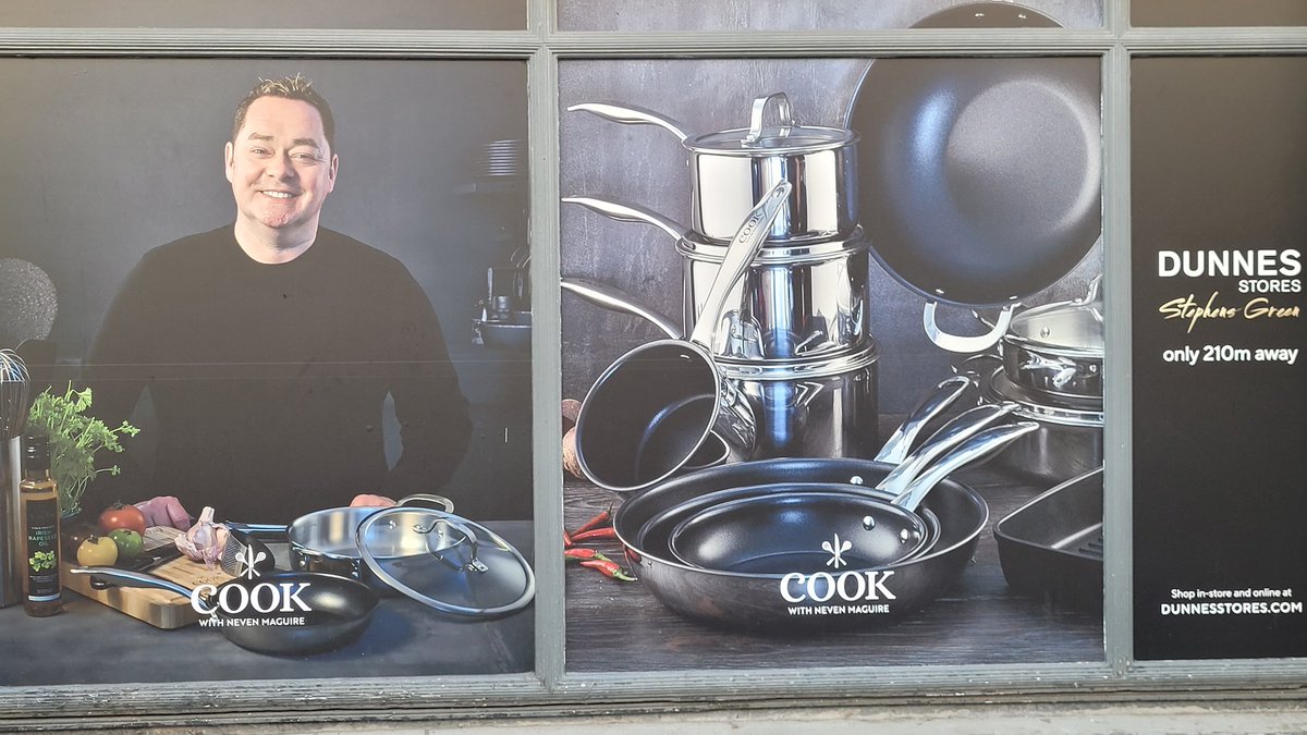 MattyFarrelly's tweet photo. Looking Sharp Nevin, great ambassador 👍 https://t.co/eTGrd8n0Z1