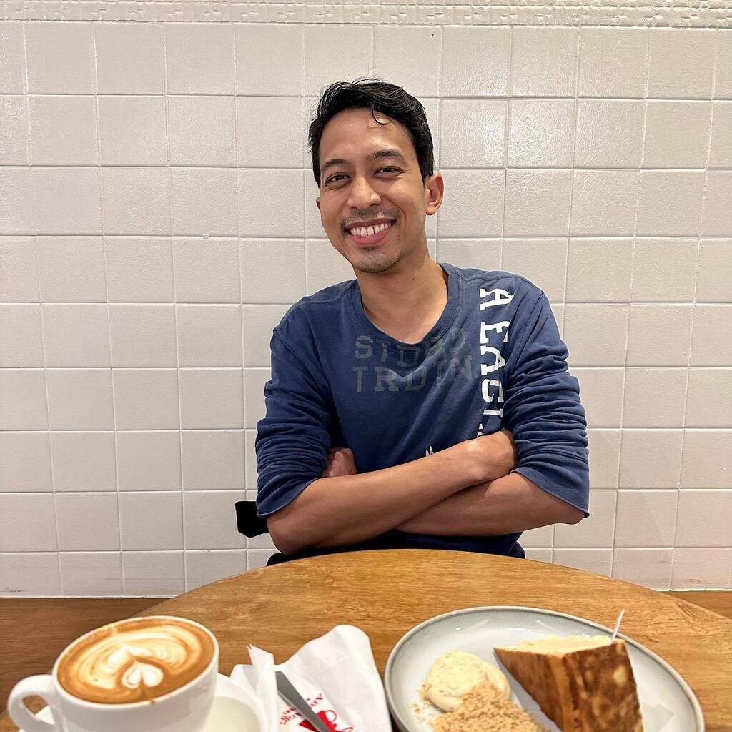 taleanski's tweet photo. Got a chance to catch up with med school close friend after 7+ years! This is hopefully the first of many to come during this trip. 🤞🏼 Congrats on being on the path of achieving your dream to be an anesthesiologist!! All the best Mior!! #pugsomites #oldf… https://t.co/PJBaiFwdQQ https://t.co/AMPK6cD7w0
