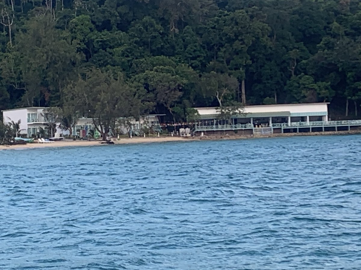 DavidGHenault's tweet photo. Bodega Beach Club Resort Sandy Beach Koh Rong Sanloem Sihanoukville 
Koh Rong Sanloem is now much more accessible with the new expressway. Buva Sea Ferry Service delivers you to Sandy Beach in 30 minutes. 
#bodegabeachclub #vireakbunthamresorts #sandybeachresorts #khmervacation https://t.co/1vW2iSt54v