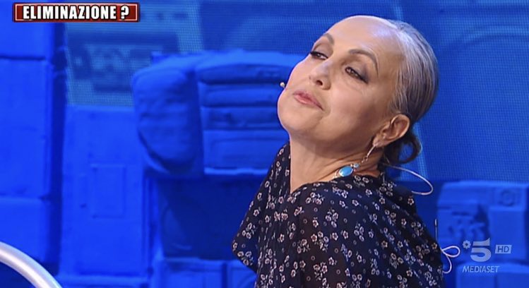 giuliaperlman's tweet photo. TUTTI SOTTO PER ISOBEL E COME BIASIMARLI 
 #amici22 https://t.co/NPlVG5USGX