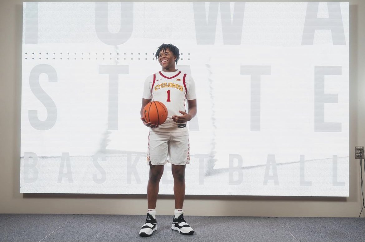 FauxTjOtz's tweet photo. 6’6” Top 100 4 Star SF Dwayne Pierce visited Ames this week sitting front row for the Texas game https://t.co/jIAaCEtPIX