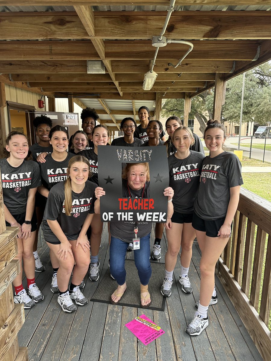 KTGirlsHoops's tweet image. ❤️TEACHERS OF THE WEEK!!❤️

9B - Ms. Shashack - Biology 

9A - Coach Hollo - World Geography 

JV - Ms. Mcgrew - ASL 

Varsity - Mrs. Cave - Government and Economics