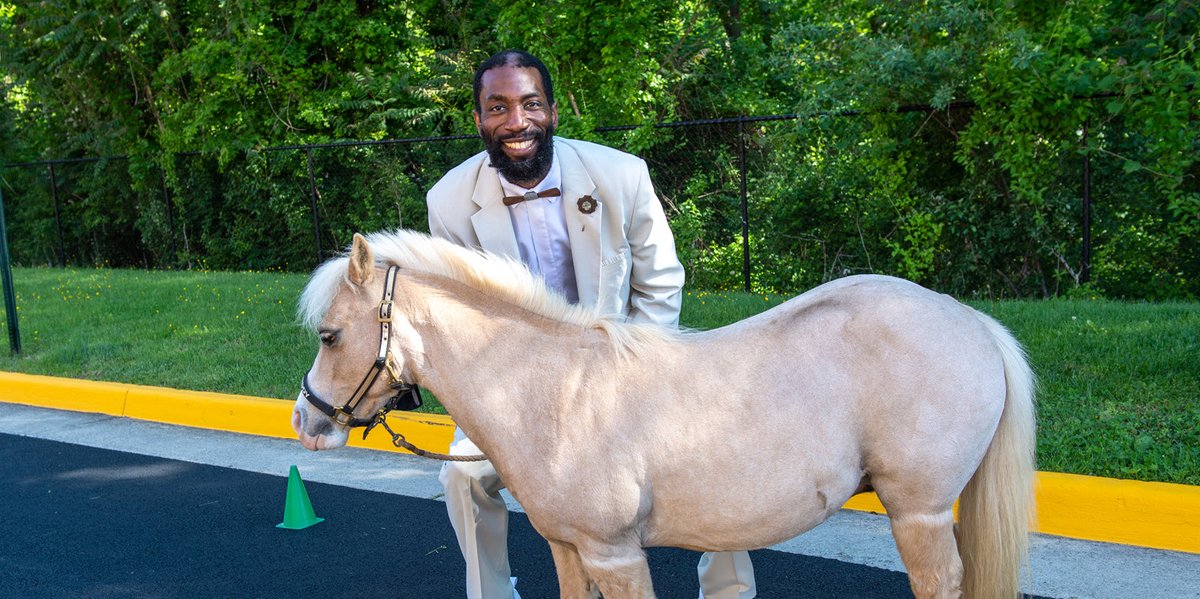 It’s #VAschoolPrincipalWeek! Let’s hear it for our dedicated principal Mr. Powell! 🎉🙌 #onevoice