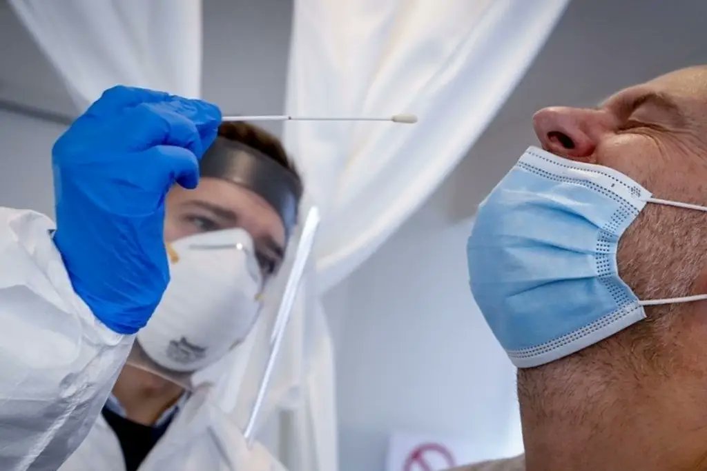 orpnoticiastux's tweet image. #Tecnociencia| La Organización Mundial de la Salud (OMS) anunció hoy una reducción en el tiempo recomendado de aislamiento para los pacientes con covid-19, que baja así de 13 a 10 días para los que presenten síntomas y de 10 a 5 para los asintomáticos.