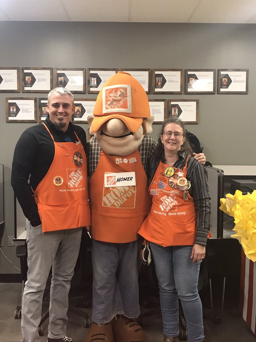 AnnSingerHD3208's tweet photo. Thank you to Homer, Will, Tom, and some of our former associates who came to 3208’s 20 year celebration. Always family! #3208forthewin #d226nailedit @JobXSite @GarganoTom https://t.co/jury3SiEIC