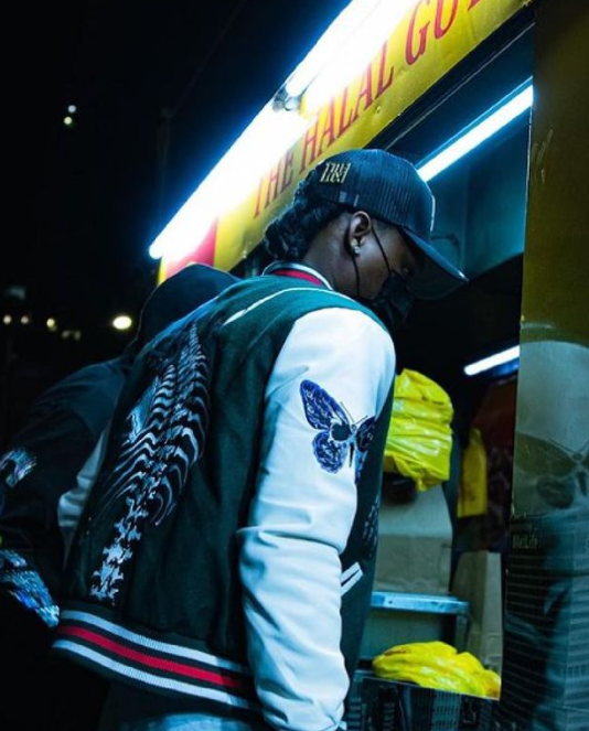 HalalGuys's tweet image. 📸 Fashion, The Halal Guys' addition.

Models: @viniciuscheidt, @legacy_v2, @_sakuracynthia

#TheHalalGuys #WeAreDifferent #BeDifferent #Fashion #NYCFashion #WorkIt