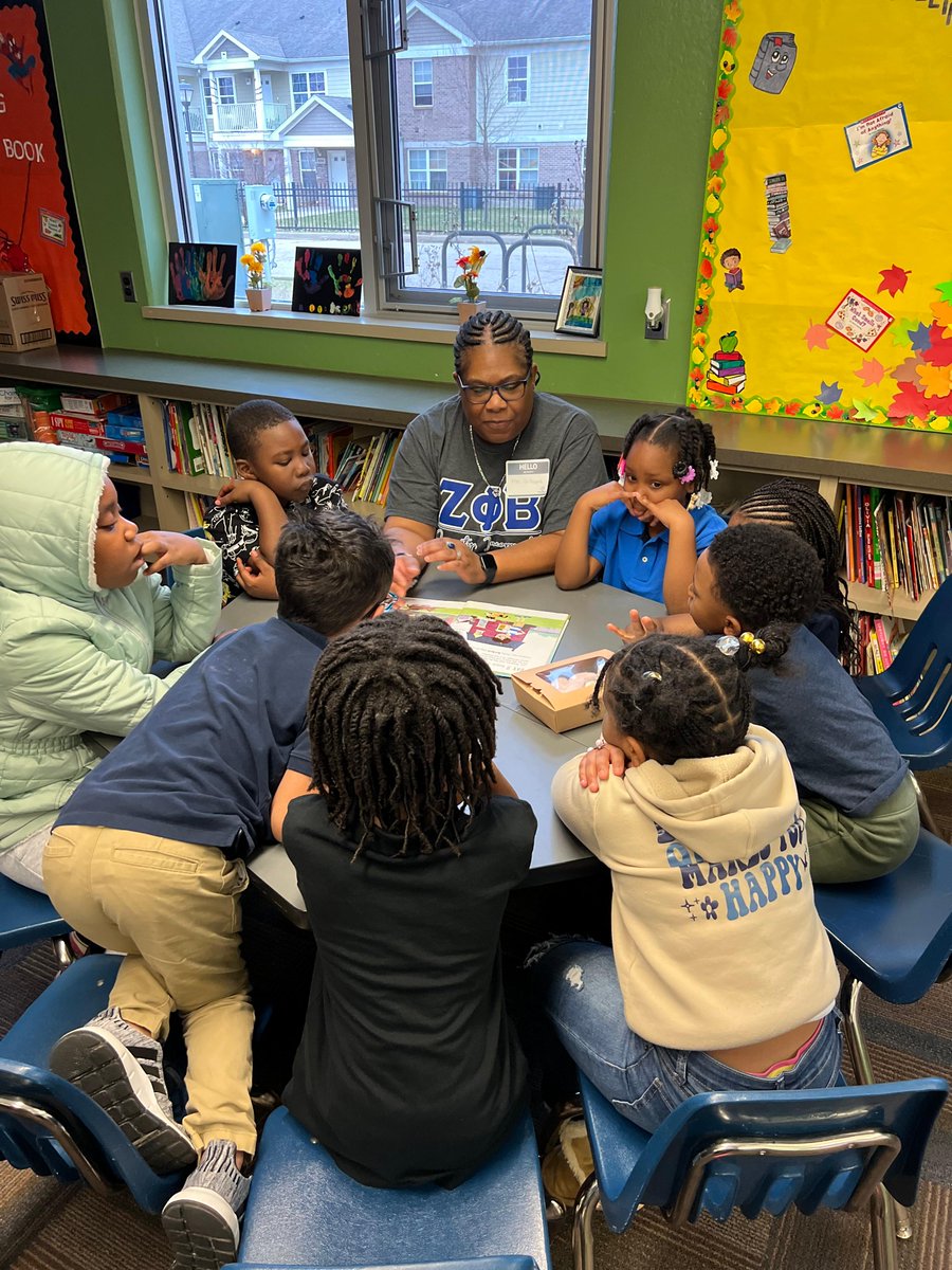 bgcswmi's tweet photo. Do you want to make a difference? You can! We were excited to welcome members of Zeta Phi Beta Sorority, Inc. at our Fettig Youth Campus  yesterday for #StopDrop&amp;Read with our 6-8-year-old members during #PowerHour. https://t.co/ViOjsV3IpI