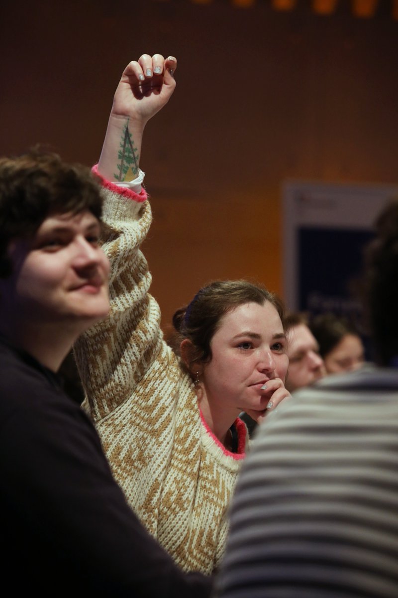 Ecologie_Gouv's tweet photo. 💡Le top départ est lancé pour le "Forum des jeunesses" sur la concertation nationale sur le mix énergétique, à la Cité des sciences et de l'industrie. 
Retour en images 👇
@AgnesRunacher @olivierveran https://t.co/ypIeexaCiT