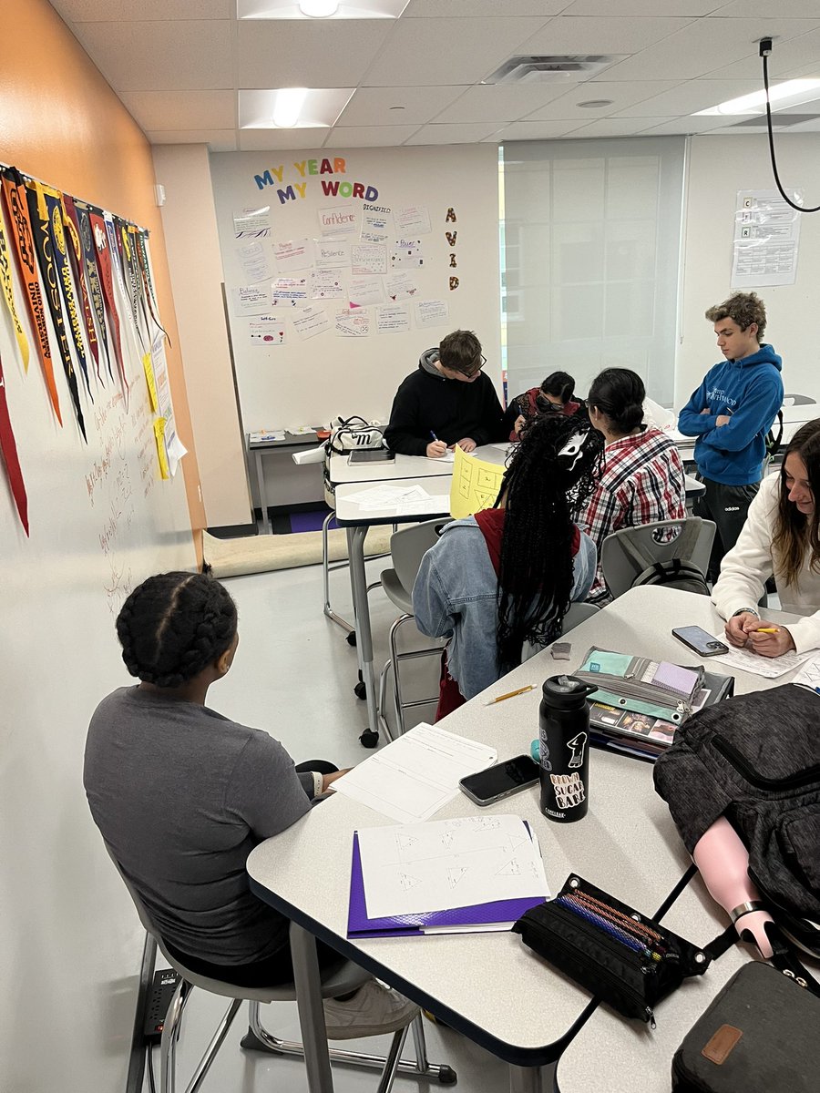 BMHS_AVID's tweet photo. AVID seniors modeling the tutorial process with our freshmen today! #TRFs #AVIDFamily https://t.co/n287osuVoW