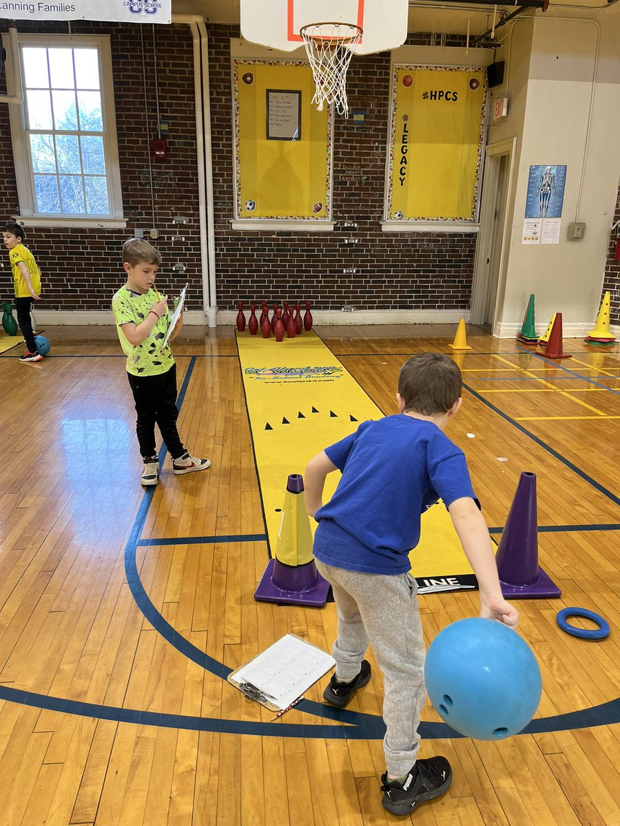 Subtraction bowling in 1st and K today! #PhysEd <a href="/HPCS_TN/">HP Campus School</a> <a href="/MelanieLovinski/">Melanie lovinski</a>