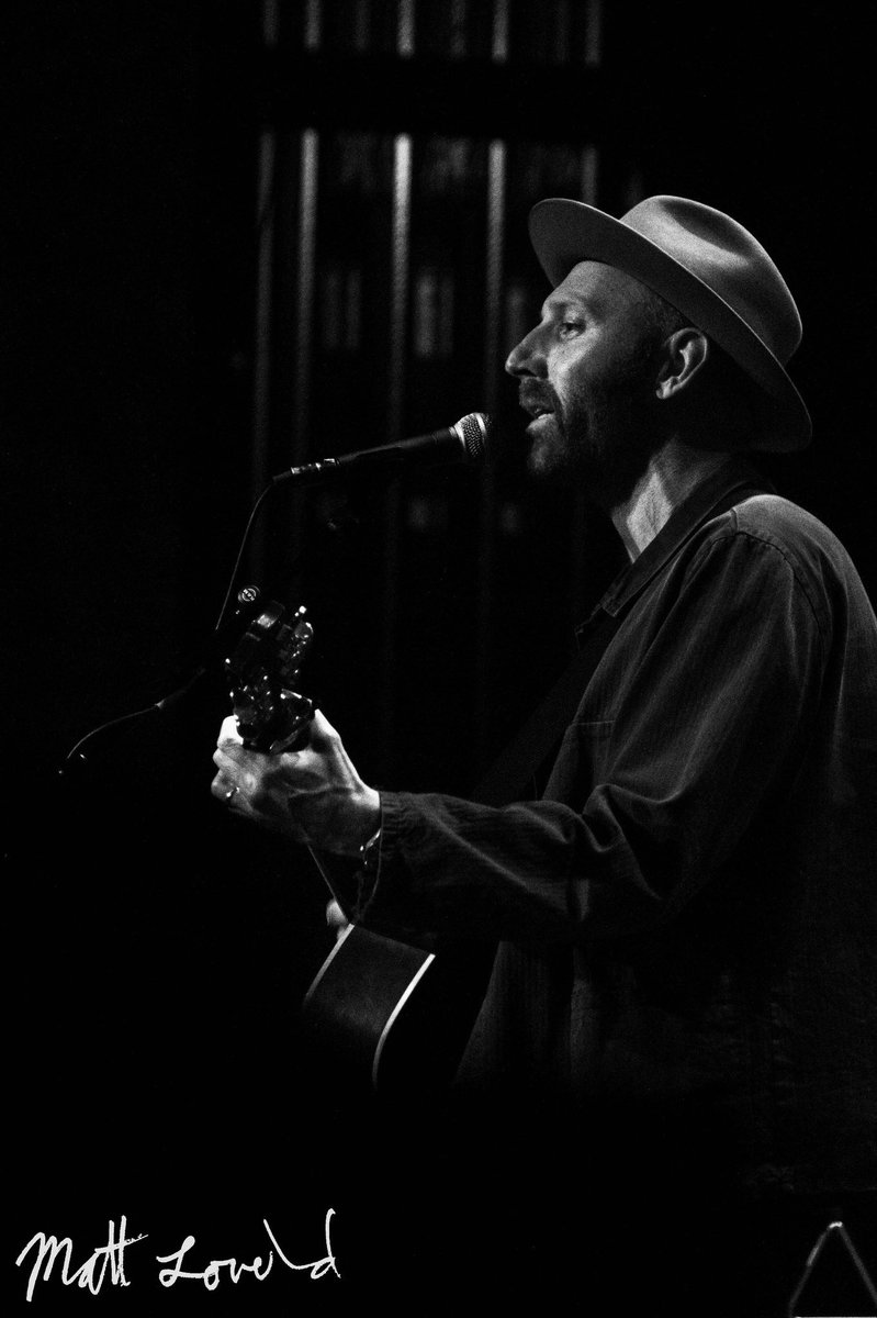 DeitraMagPhotos's tweet photo. Mat Kearney live at the Gillioz Theatre 
•
11/16/2022
•
#matkearney #gillioztheatre #downtownsgf #music #livemusic #concert #nightlife #performance #acoustic #backandwhite #crowd https://t.co/KvLOwV5QpP