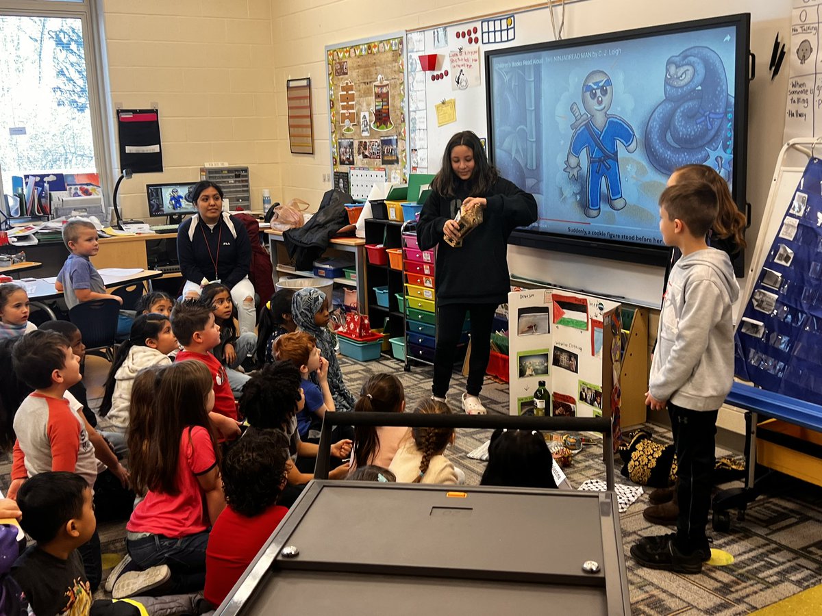 PLES_Cardinal's tweet photo. Thank you to all the volunteers that came in today to support our multicultural event https://t.co/dDodBVWIuO