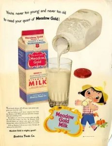 FARMUSA's tweet photo. Why do we still rely so heavily on the dairy industry when there are so many better options available now? Perhaps our federal government has a few answers. 
Dairy’s Dark Secrets: Handouts &amp; Bailouts | #DitchDairy #THEFARMBUZZ https://t.co/Tvu0roiXRa https://t.co/QkredyZIhc