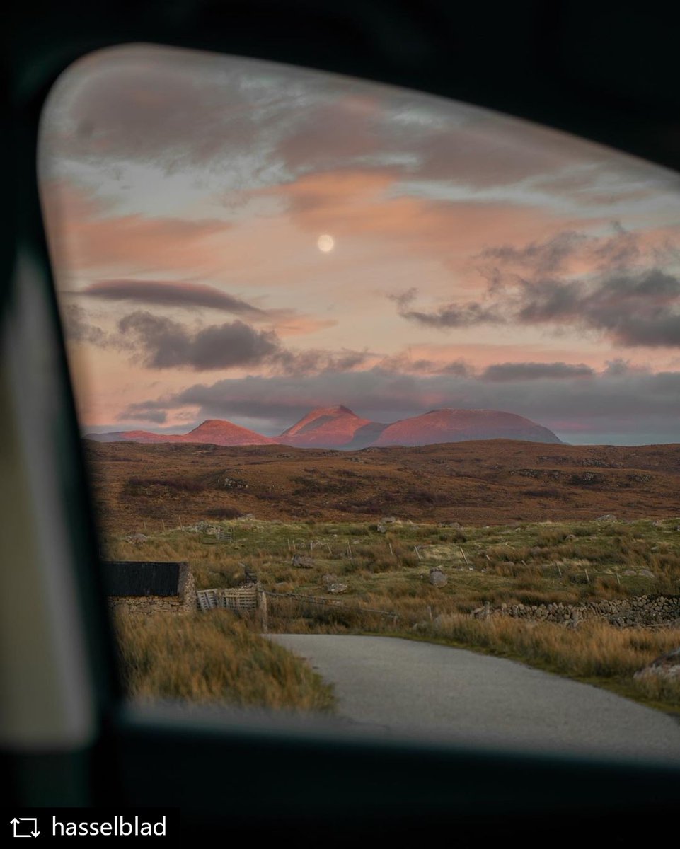 ROBISA's tweet photo. 🥰 Imposible no morir de amor con estas fotografías de Escocia
👉 Realizadas por @franmart con la cámara Hasselblad X1D
https://t.co/pFDFy0dKd1

#Hasselblad #Createtoinspire #Robisa #mediumformat #hasselbladx1d @hasselblad https://t.co/EVR1faFv7A