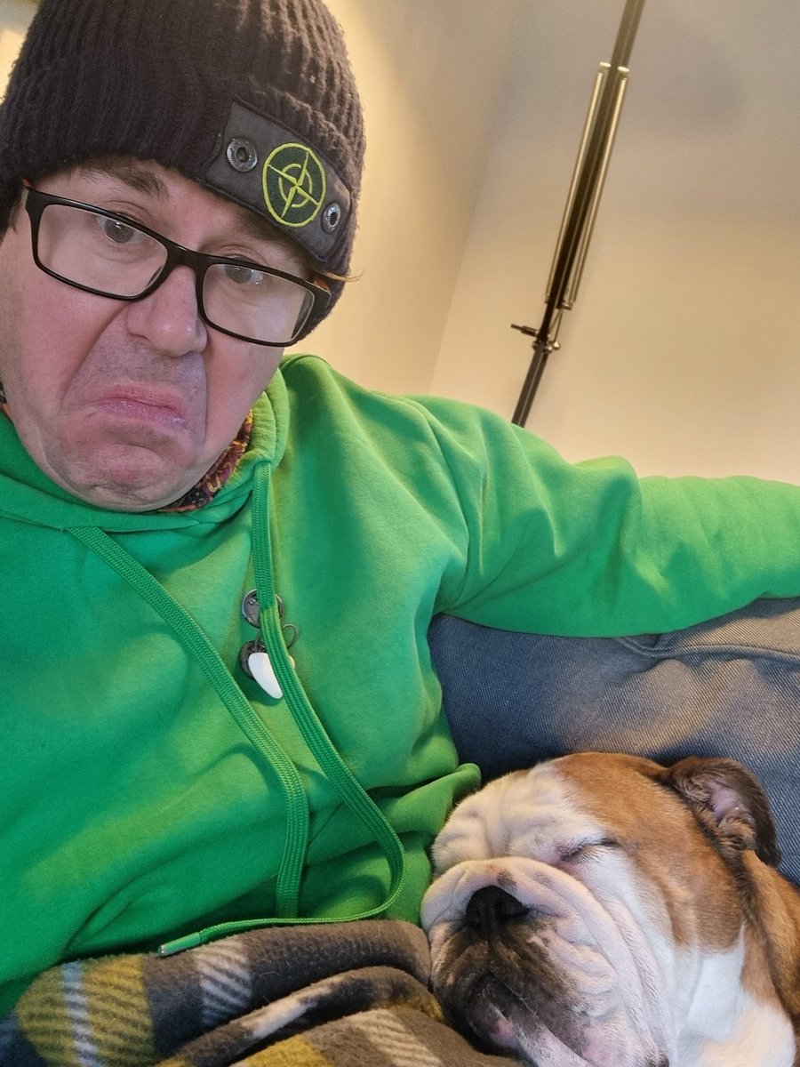 dollarsandart's tweet image. Tough at the top...
#dogslife #charged #branchout