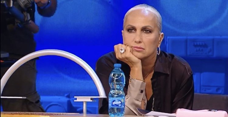 giuliaperlman's tweet photo. L’INUTILITÀ DI QUESTO DAYTIME  #amici22 https://t.co/Hi8cKTJc3H