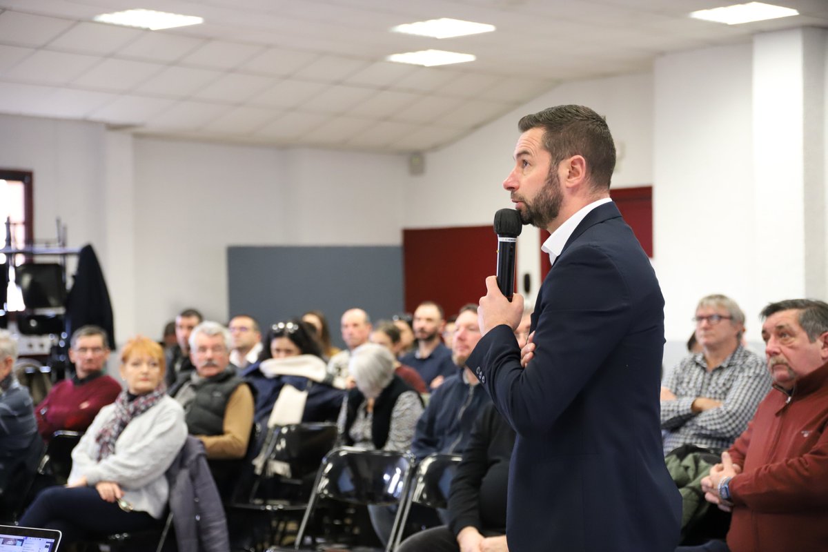 smmar_aude's tweet photo. VŒUX | Au SMMAR EPTB Aude la nouvelle année 2023 débute avec un moment de convivialité avec les vœux du Président, @eric_menassi, au bureau et aux agents. 🎯2023 : la consécration du #PAPI 3 &amp; de nouveaux défis (notamment celui du manque d'#eau...) #EPTB #EAUdoise https://t.co/bRWu1Yufl8