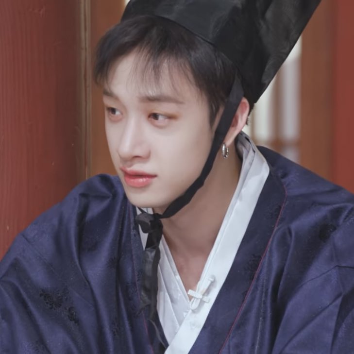 cb970_0's tweet photo. 서책만 읽는 유생과 헬로우 장모 같다 https://t.co/ySfyeA0ZfX