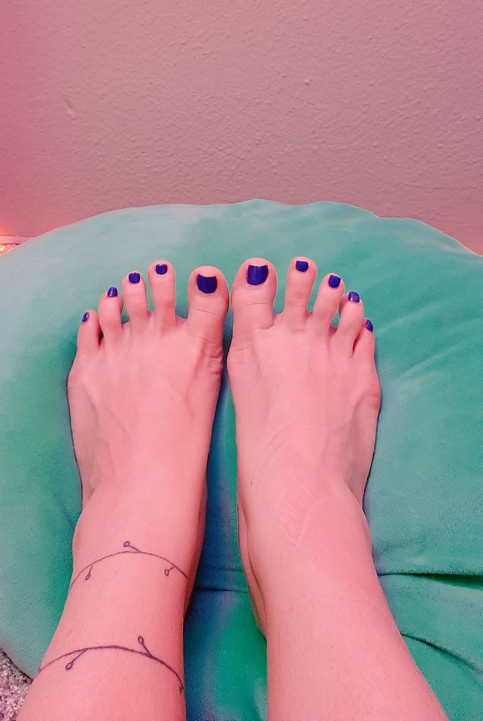 DemToesDough's tweet photo. #goodmorning and happy #Thursday 💜 make sure to subscribe if you want to see all my #spicy content on #onlyfans!! 
👣https://t.co/hJ5eALFc3r👣
#onlyconnect #onlyfansbabe #onlyfansgirl #only #soles  #feetfinder #feetfethish #feetpic #feetpicsforsales #feetselling #feetsniffing https://t.co/NY6Y8znqxt