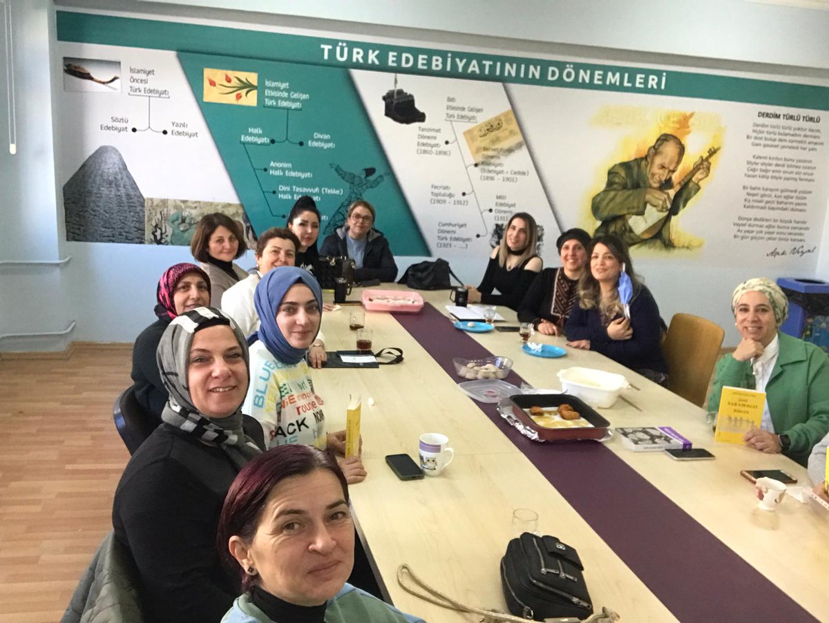 GAZIANTEPVETAL's tweet photo. Ben Okuyorum Gaziantep Okuyor Projesi kapsamında oluşan kitap okuma halkası toplantısını "José Saramoga 'nın Körlük" adlı eserini okulumuz Türk Dili ve Edebiyatı Öğretmeni Arzu Kavak Ekinci yönetiminde ve öğretmenlerimizin katılımıyla, okulumuz edebiyat sınıfında gerçekleştirdik. https://t.co/sIBieuQ5Ga