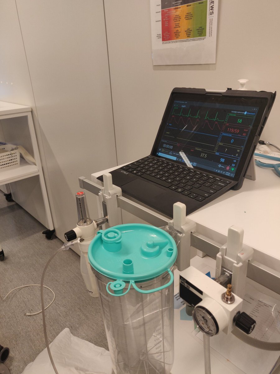 LofgrenSatu's tweet photo. Koulussa käytännön harjoitukset on ihan parhaita! Huippua oppia uusia taitoja ja kova halu on päästä kentälle näkemään ja kokemaan lisää!🧑‍⚕️🏥 #lähihoitaja #tulevasairaanhoitaja #haluanjotöihin #laurea https://t.co/g3AJeRk1Ry