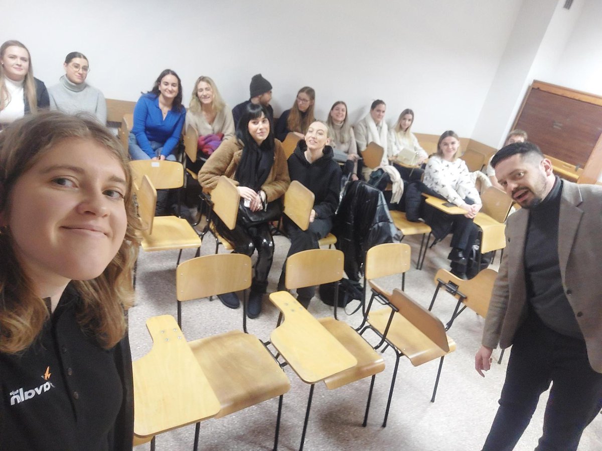 FundacjaAvalon's tweet photo. Dzisiaj kierowniczka działu Komunikacji i Promocji Fundacji Avalon - Helena Szczuka rozmawiała ze studentami dziennikarstwa @UKSW_Warszawa o  procesie powstawania najnowszej kampanii #NicCoLudzkieNieJestNamObce  💬

Dziękujemy Panu @chudkiewicz za zaproszenie! https://t.co/uHxHTgpNQn