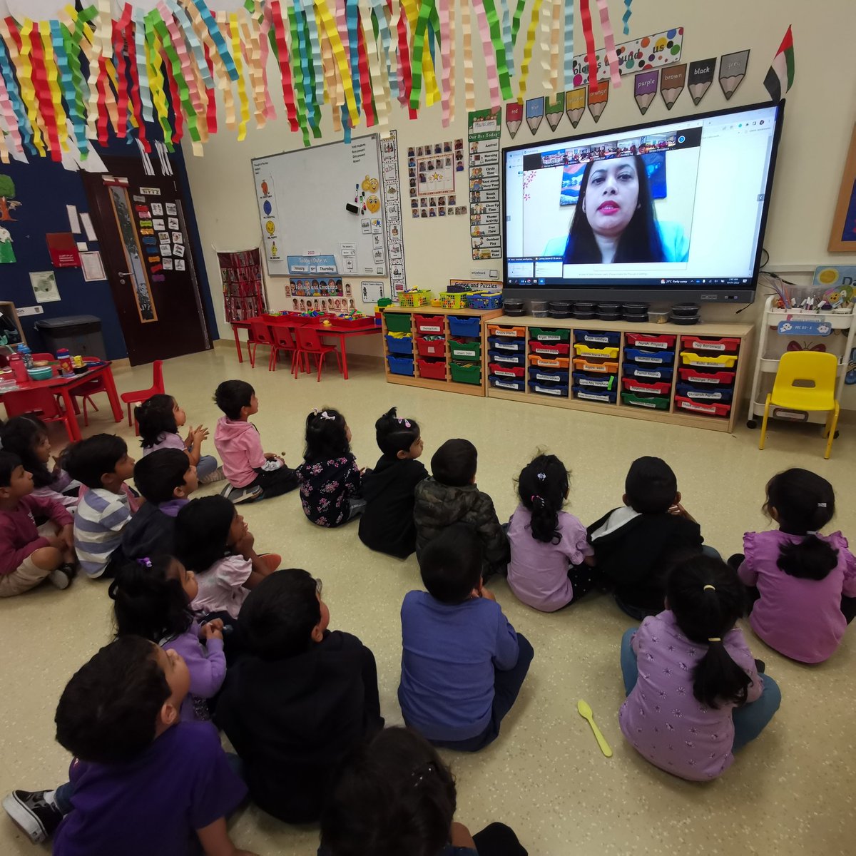 Monica_Paul1's tweet photo. Working on developing imagination, creativity emotional well-being and overall health😊 Thank you Ms. @SwetaChakravar4 for leading us through a lovely #CalmingSession this morning. @NMSKindergarten @MichelleVerghe1 @gemsnms_alkhail https://t.co/2NDwJayhT6