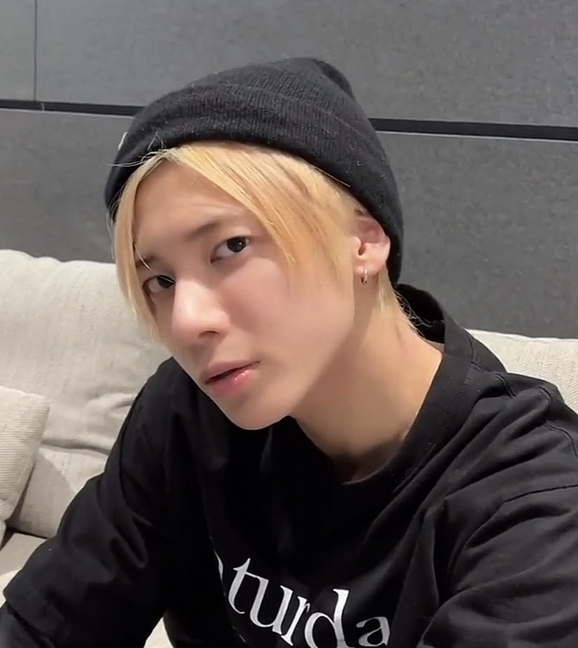 taehyun files tweet media
