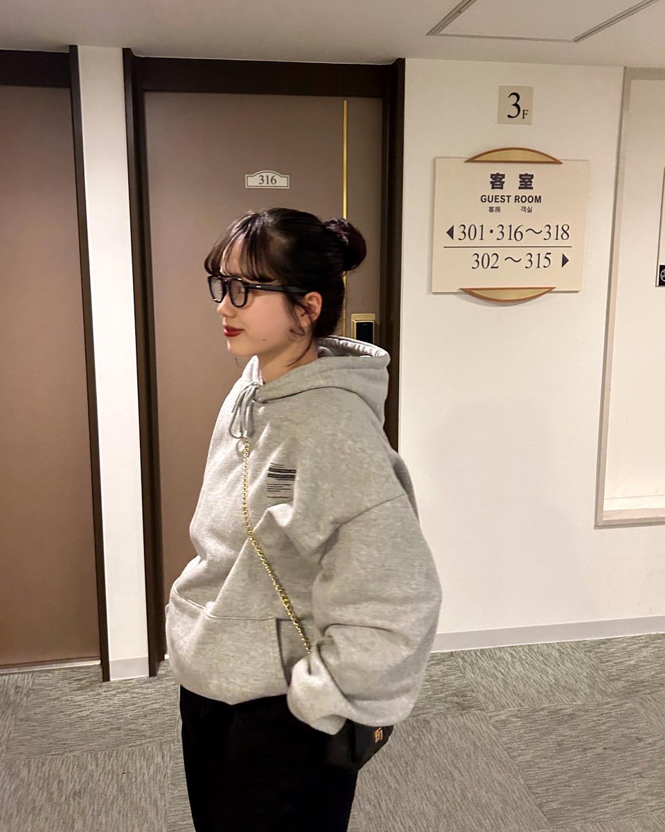 knkns_______'s tweet photo. パーカーにお団子なゆるっとday https://t.co/J3b3Hh7LuO