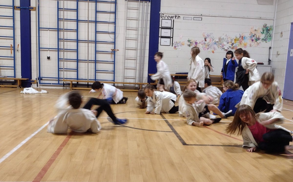 MrsSmithToday's tweet photo. P4 having a ball at the Judo taster session today. Warm ups, Judo holds and each step with fun and challenge. https://t.co/fyOEAXHEYq