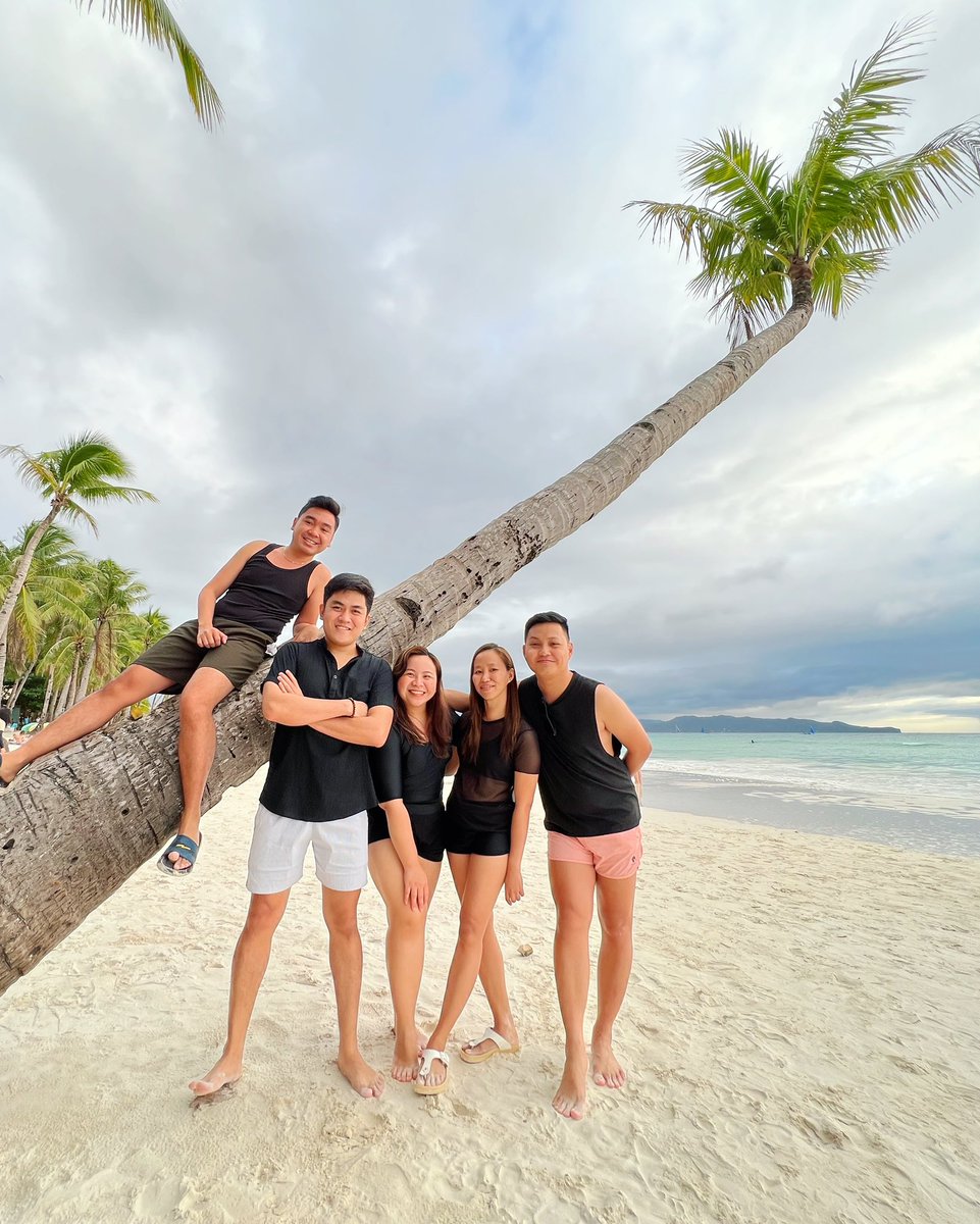csquinit's tweet photo. life takes you down many paths, but the best ones lead to the beach 🫶

@ken_geraldx 
@airsonmartinez 
@ajwuzheree 
@TheGreatAldrin https://t.co/tWN4MINFR7