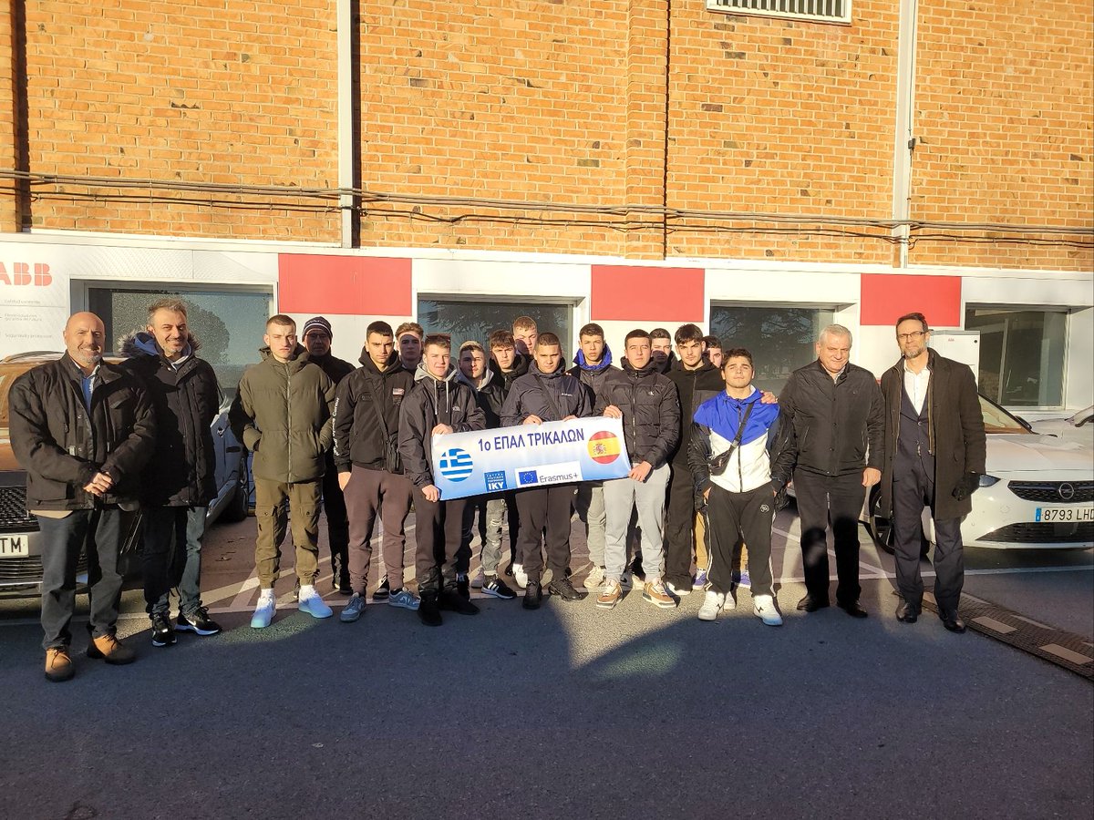 antoni_ruiz_'s tweet photo. Viajamos hoy hasta la factoría de @ABB_Spain en SQ - España, acompañando y guiando junto a @MOVEU_ES a un grupo de estudiantes de "Formación Profesional CFGM Electricidad" en movilidad Erasmus UE.
#Erasmustraining #moveu #ABB #AntoniRuiz #professionaltrainingdisseminator #energy https://t.co/rhzhPP3d6h